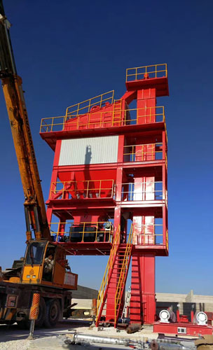 安装中的LB1500型沥青搅拌站